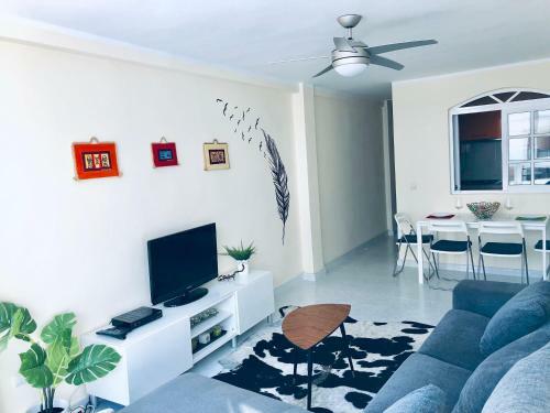 Beautiful Modern Apartment 100m From The Sea