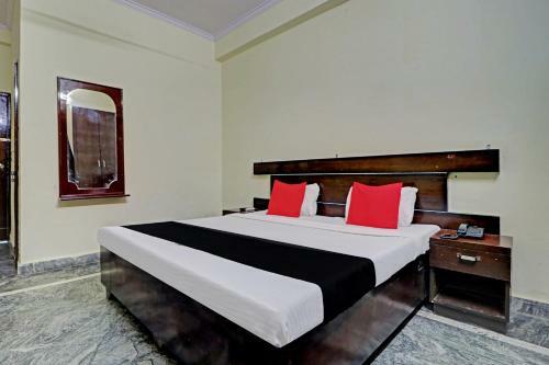 Capital O 81756 Hotel Nancy Paradise