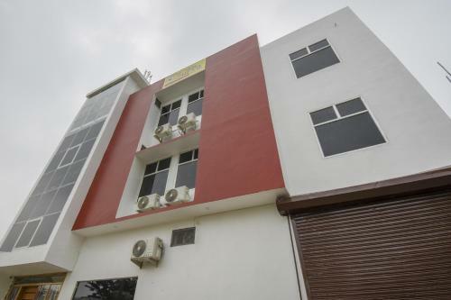 Oyo Flagship 75751 Hotel Surya