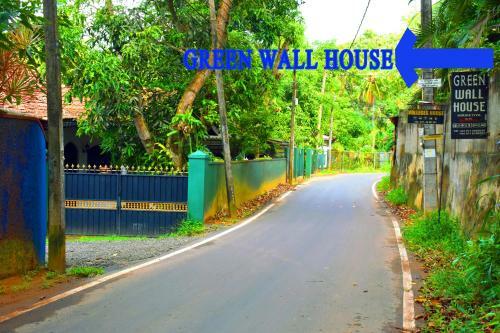 Bed & Breakfast Green Wall House