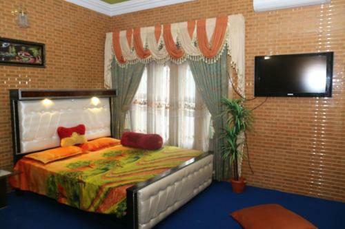 Hotel Kashmir Lodge