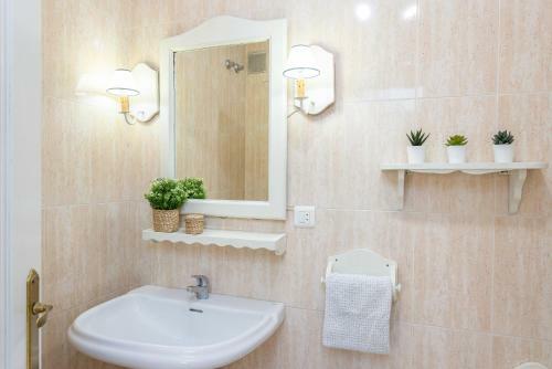 Los Boliches Beach Apartment By Ghr Rentals
