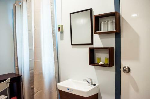Bed & Breakfast Seasons Hotel Sablayan