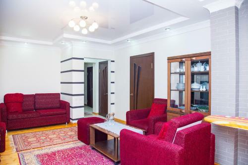 Cozy And Comfortable Apartment Near Bobur Park