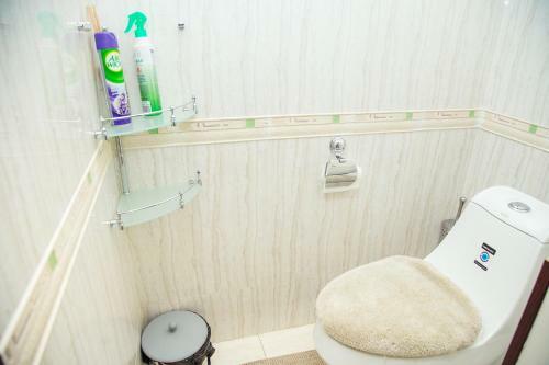 Cozy And Comfortable Apartment Near Bobur Park