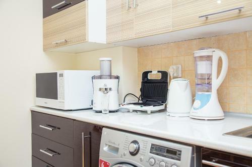 Cozy And Comfortable Apartment Near Bobur Park