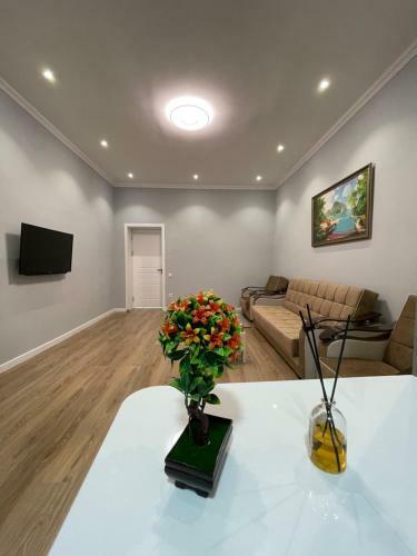 Amir Temur Apartment In Center After Renovation