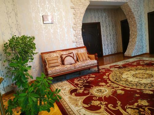 Hostal Happy House Hotel
