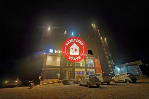 Townhouse Oak Hotel Gaurav Pride
