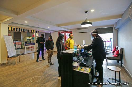 Townhouse Oak Hotel Gaurav Pride