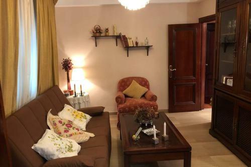 Casa Con Jard�n Granada, F�cil Aparcamiento Calle
