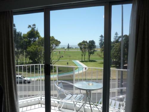 Beach Park Motor Inn