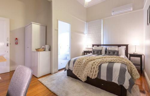 Kirkland House Bed & Breakfast