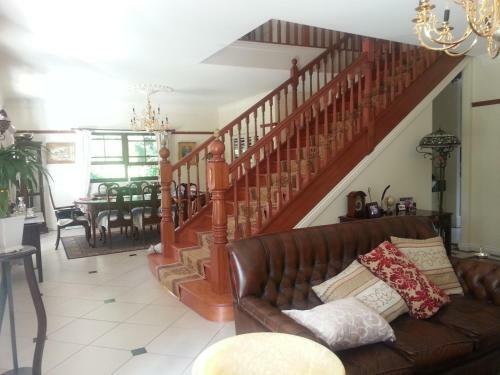 Hostal Grove Manor