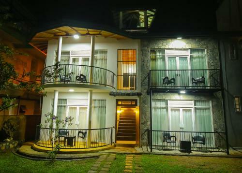 Hotel Ella Moon Rock