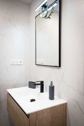 Apartamento Ni�os Luchando