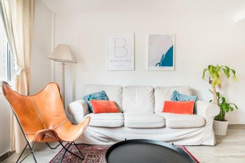 Cozy Apartment With Splashes Of Color