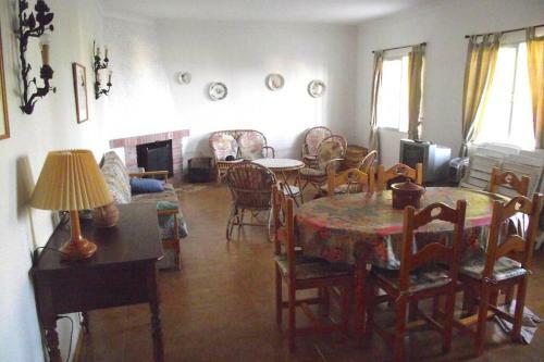 Villa Con Jardin 2500m2-quite Villa, Garden 2500m2