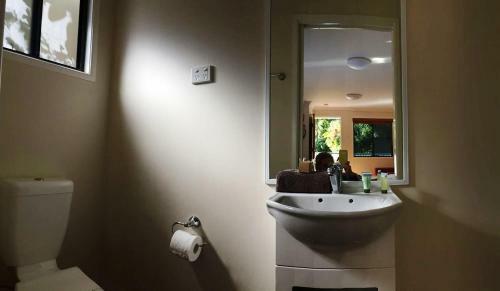 Mapleton Cabins & Caravan Park