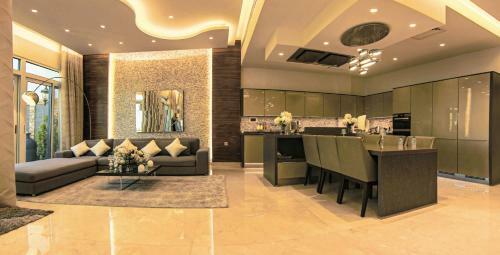 Exquisite Palm Villa With Private Beach, Palma Residences