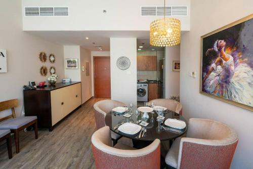 Homely 2 Bedroom Apartment In Dubai Marina