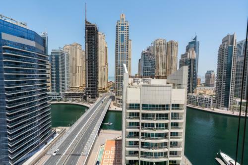 Homely 2 Bedroom Apartment In Dubai Marina