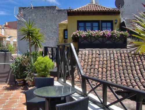 Apartamento Rustic Holiday Home With Balcony And Sea View
