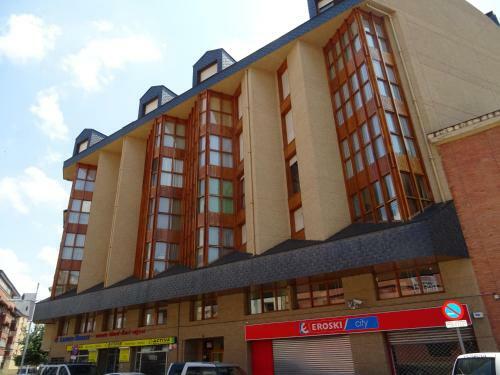 Apartamento Piso Grande En El Centro de Jaca Con Wifi Y Garaje