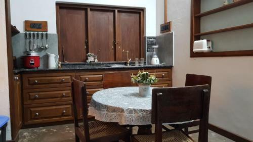 Hostal Charakama Guest Bungalow - Gampaha