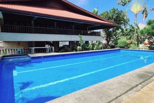 Villa Spacious Spanish-style Resort In Pansol Laguna