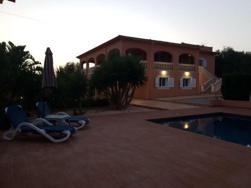 Villa Ca�n Roser