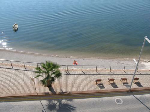 Apartamento 1� Linea de Mar Con Vista Fant�stica
