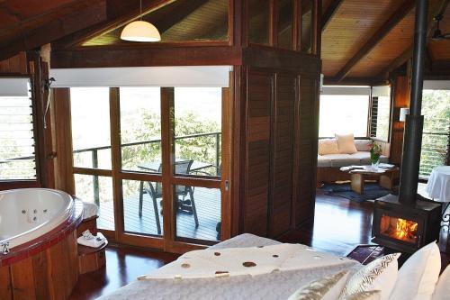 Lodge Mt Quincan Crater Retreat