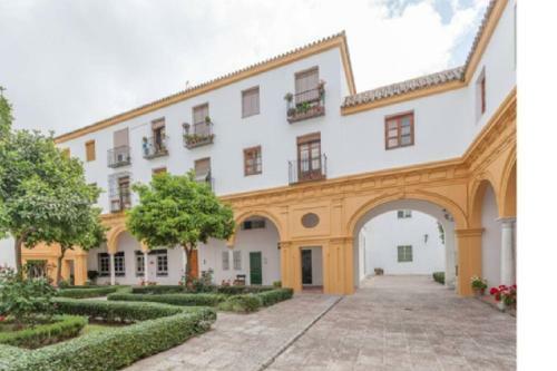 C�ntrico Y Amplio Apartamento 100% Equipado