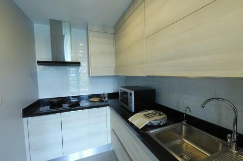 Apartamento Glory Sukhumvit -asoke- Prompong- Bts- Mrt