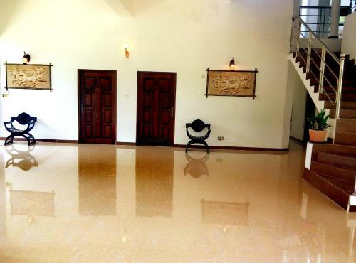 Lake Villa