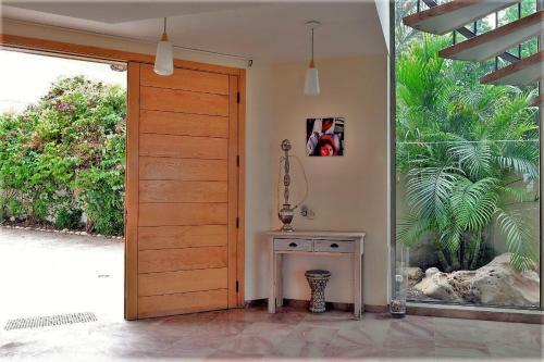Villa Loft With Pool 20m Length Heated , 300m From Sea