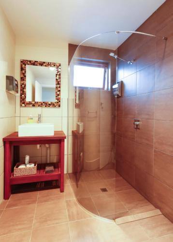 Waikiki Beach Bed And Breakfast