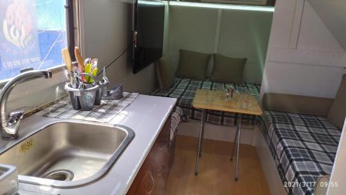 Caravan ??? ?? ??????? ??????? ???? ??????? ??? ??????