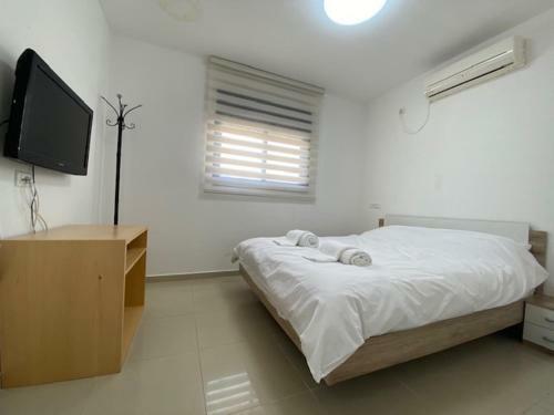 Duplex Abraham Avinu