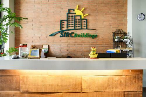 Hotel Vaccinated Staff - Oyo 425 Residences By Sirc