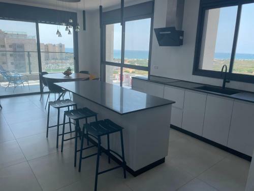 #???? ????? ?? ??? Seabreeze Beach Apartment#