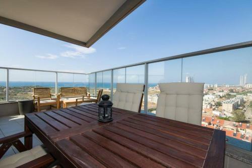 Sea View And New Beach Modern Apart With Balcony