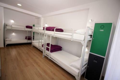 Hostal Albergue Lalin Centro