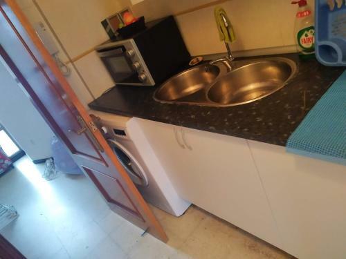 Apartamento Cosy Flat For Comfy Stay - Gib Rock View 3
