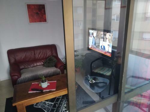 Apartamento Cosy Flat For Comfy Stay - Gib Rock View 3