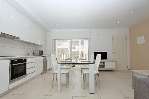Apartamento La Marina Ref. 8564