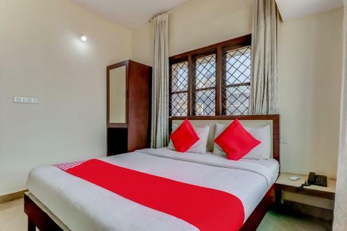 Apartamentos Oyo 2677 Hotel Royal Blue
