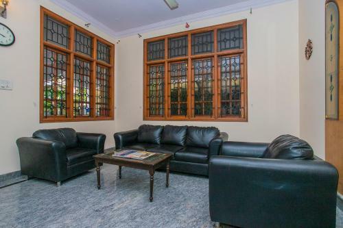 Apartamentos Oyo 24118 Slv Enterprises