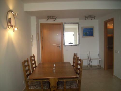 Beachfront Apartment With Sea View - Voromar